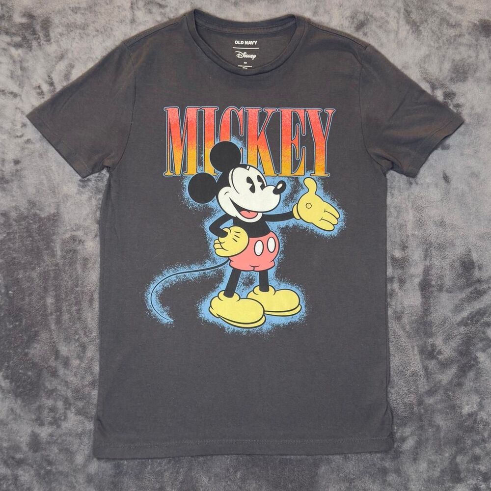 Disney Men's Grey and Black T-shirt